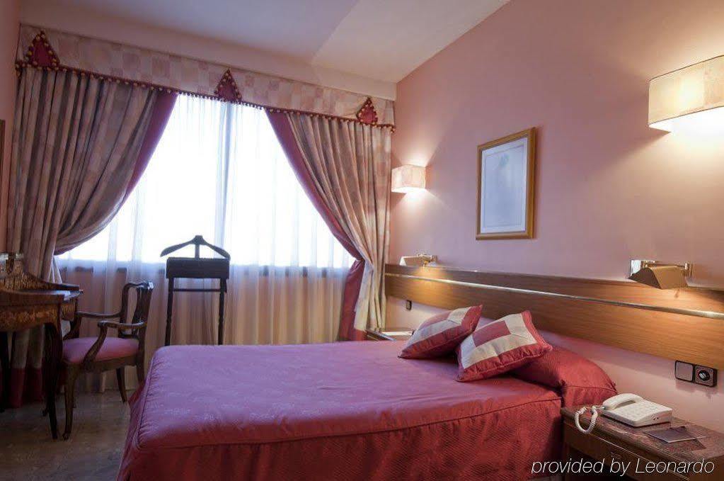 Foxa 25 Hotel Madrid Ngoại thất bức ảnh